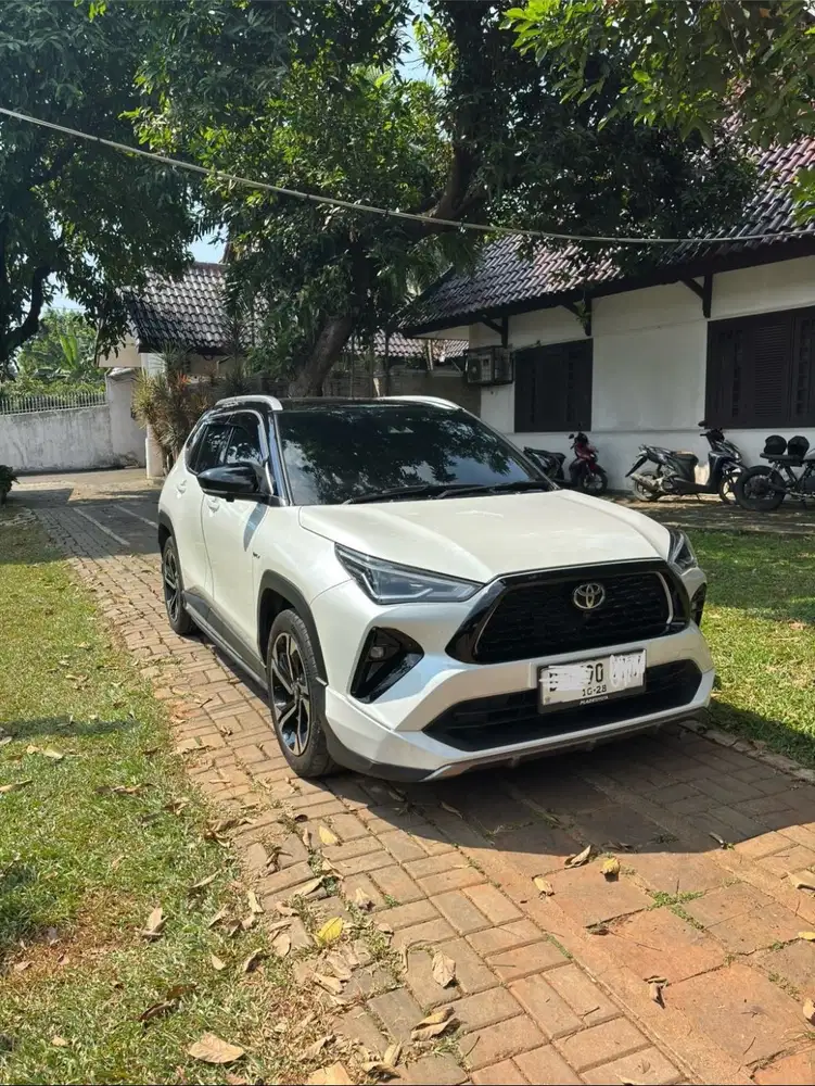 Yaris Cross Hybrid 2023 kondisi like new