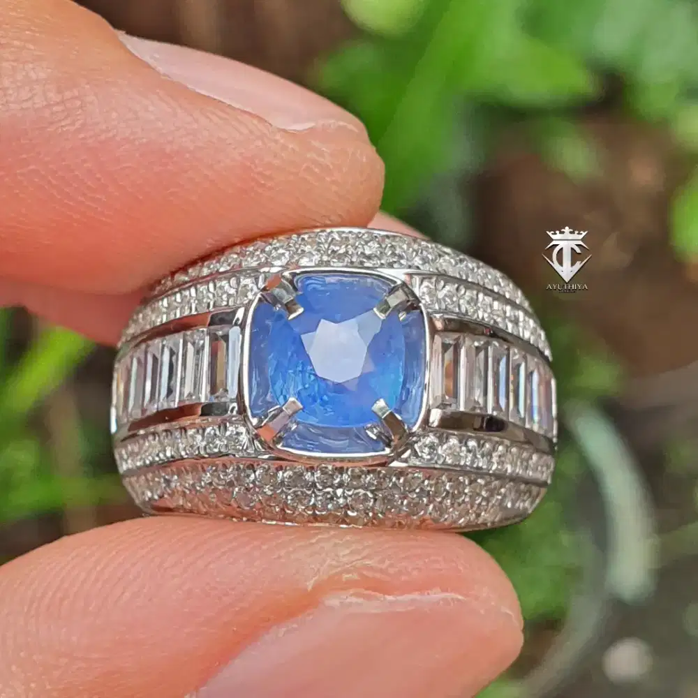 Batu Permata Natural Blue Sapphire SriLanka No Heat 1.33 Ct Memo CGL