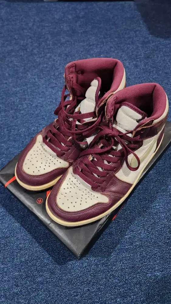Air Jordan 1 Retro High OG Bordeaux