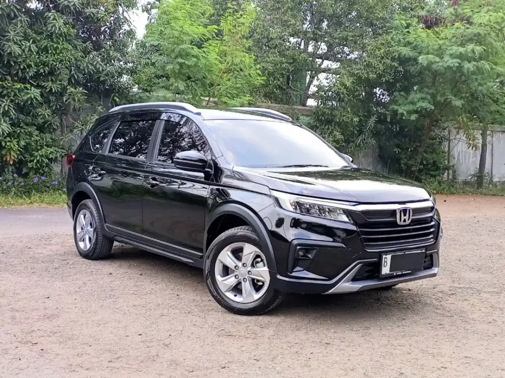 Rental mobil. Sewa mobil harian, mingguan & bulanan lepas kunci.