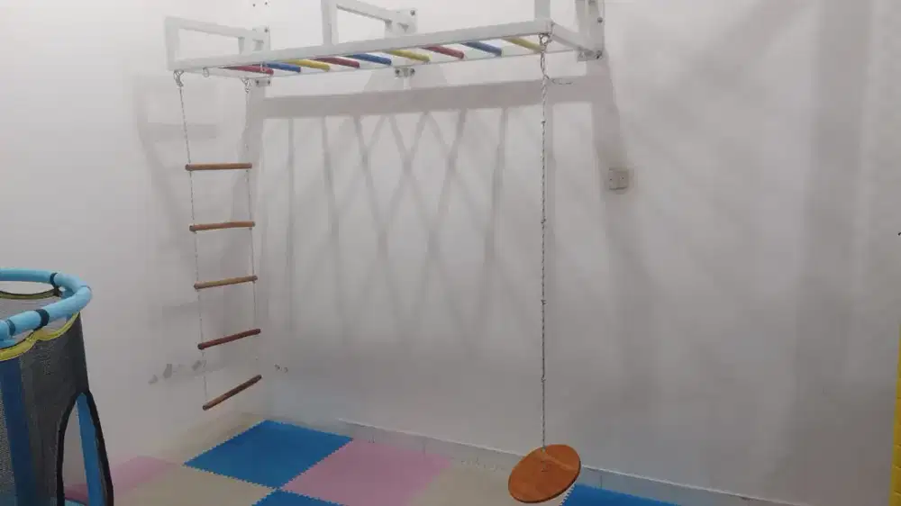 Monkey bar tempat panjat anak