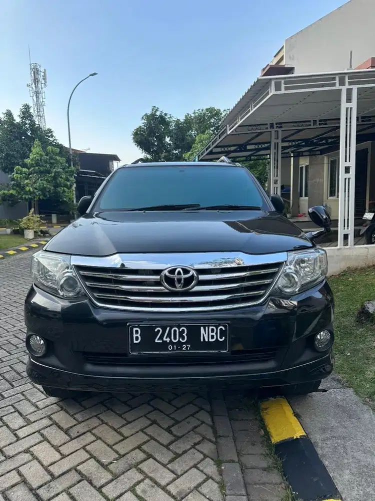 Toyota Fortuner 2011 M/T