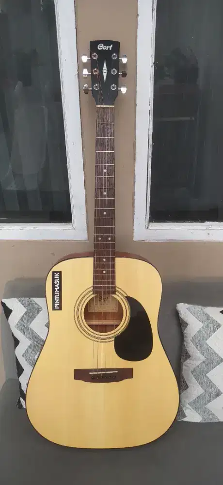 Di jual cepat gitar cort acoustik elektrik