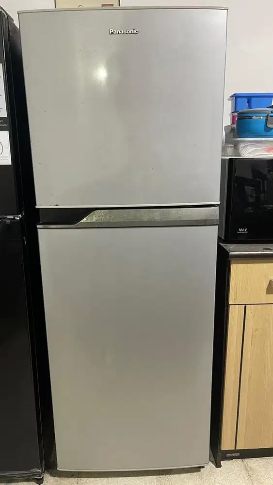 Kulkas Panasonic 2 pintu kapasitas 223liter