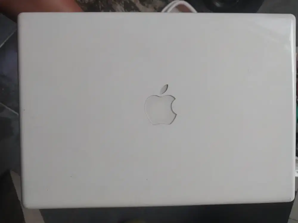 Laptop apple & thinkpad edisi B.U