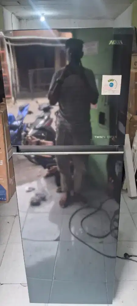 Kulkas 2 pintu kapasitas 300 liter