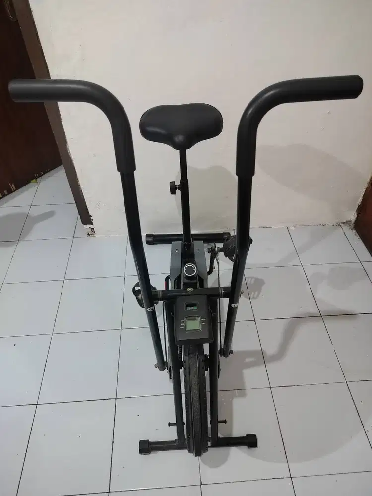 Sepeda statis berwyn