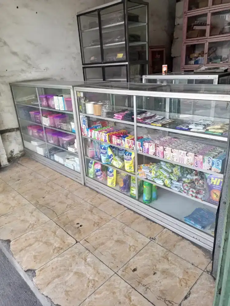 Etalase kaca panjang 1,5 Meter