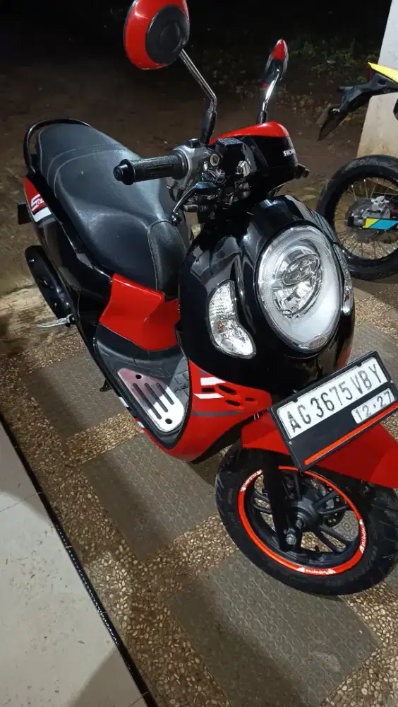 Honda Scoopy sporty 2022 gres