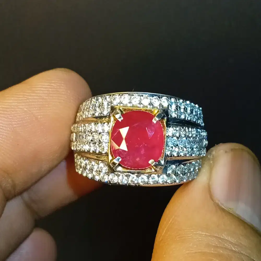 Natural Ruby Madagaskar 2.50 ct ha warna Red Ring Perak Microsetting