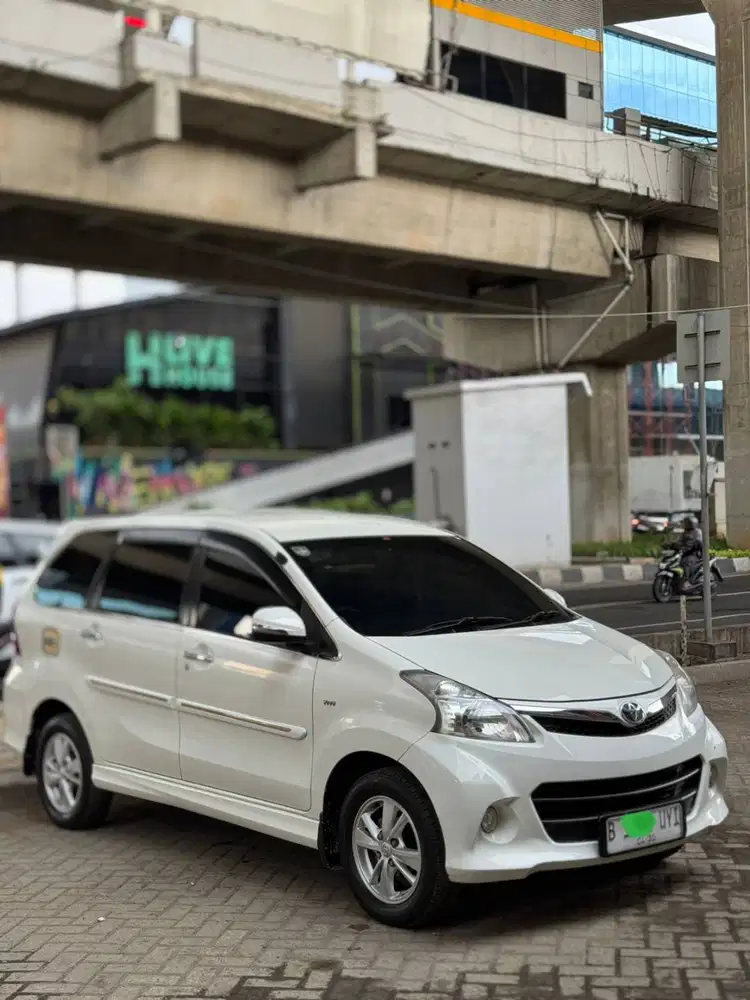 Avanza Veloz Luxury 1.5 A/T 2015