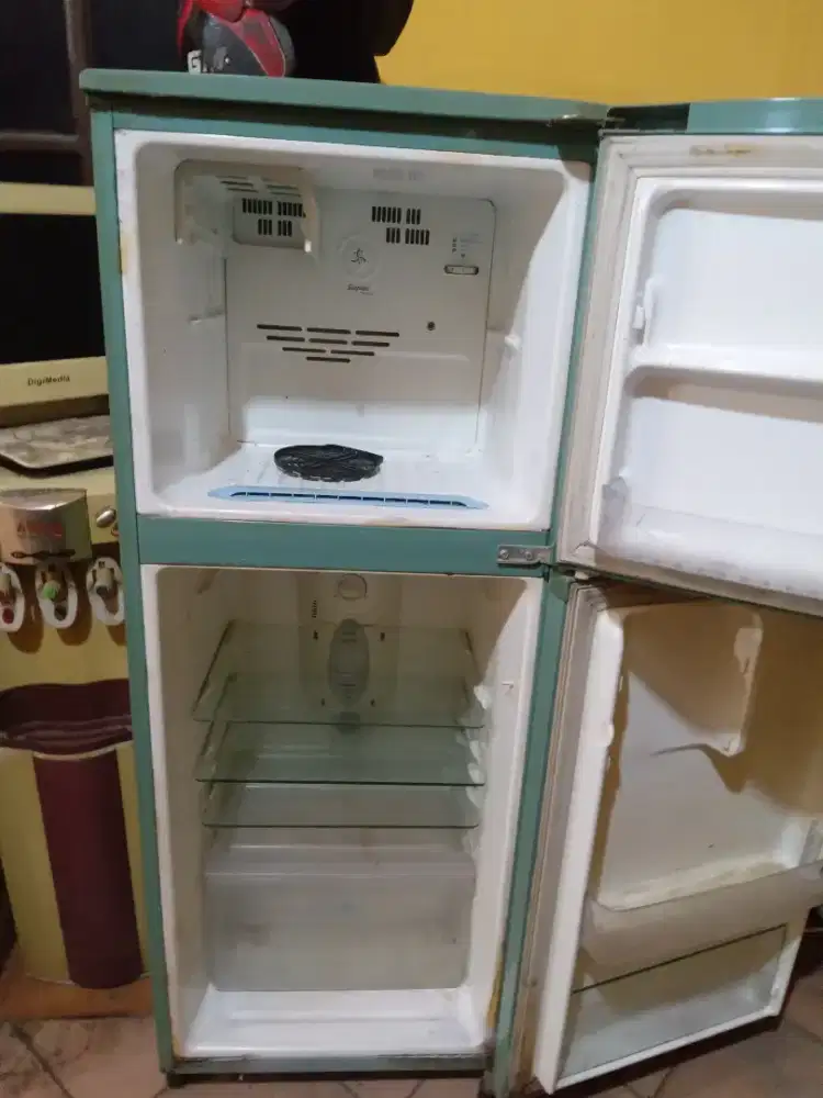 Jauh cepat kulkas 2 pintu