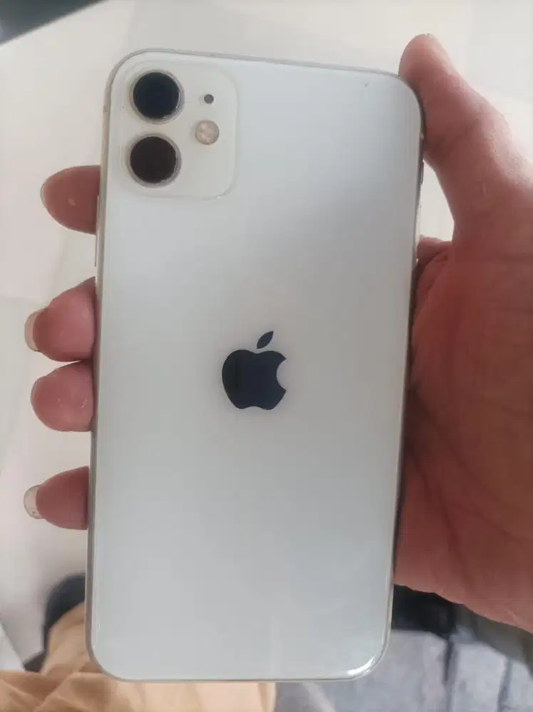 Iphone 11 64 gb all operator face id on semua masih mulus
