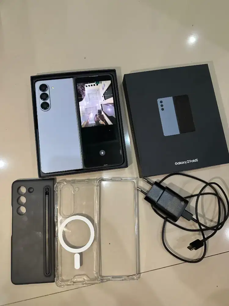 Samsung Galaxy Z Fold 5 12/256gb SEIN fullset, Likenew mulus