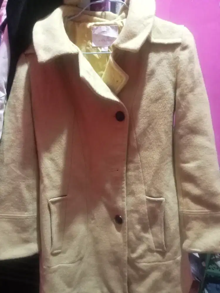 Jaket/sweater untuk liburan keluar negri.