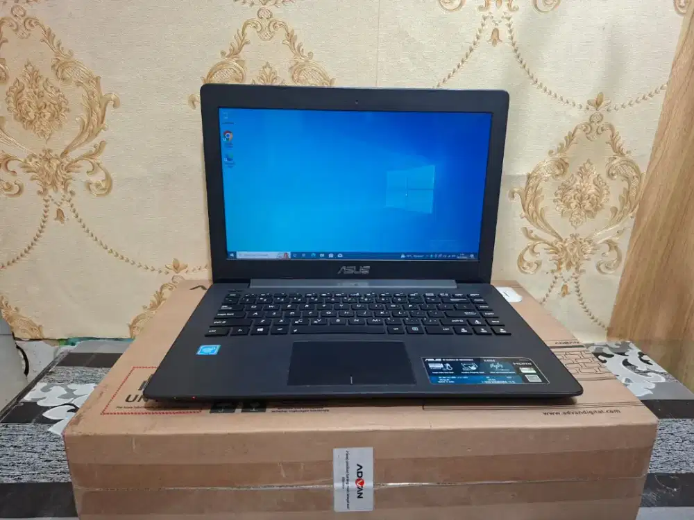 JUAL BU 
LAPTOP ASUS X453M -Masih Bagus & Siap Pakai -CAMERA -Batre OK