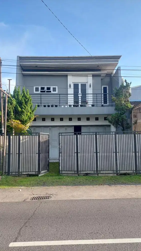 Ruko + Rumah 2 Lantai ex Showroom Mobil