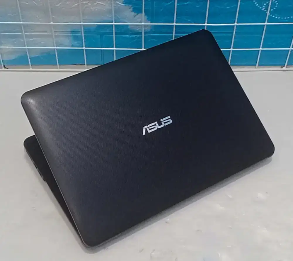 Type Laptop : Asus X455YA