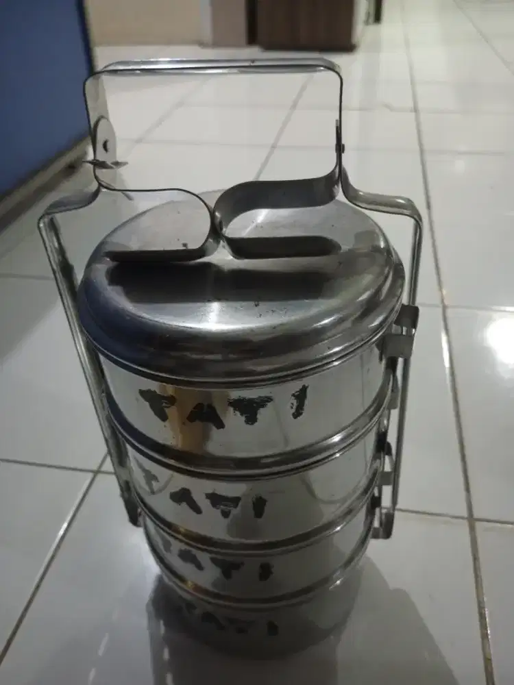 Rantang stainless steel 4 susun