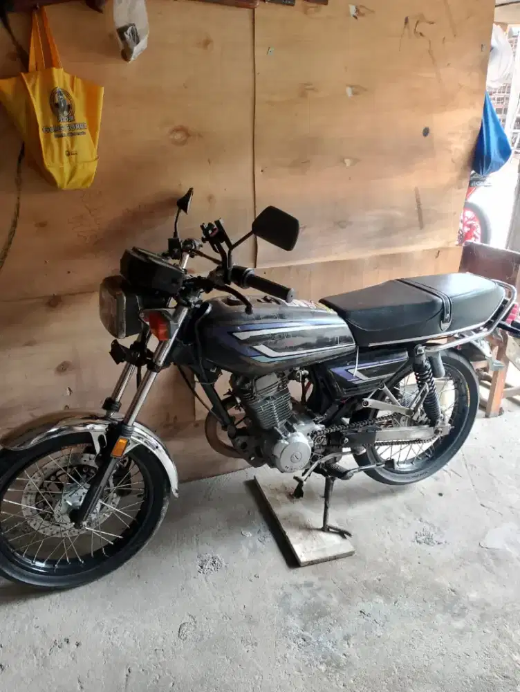 Motor honda GL 100 mesin tiger 2005