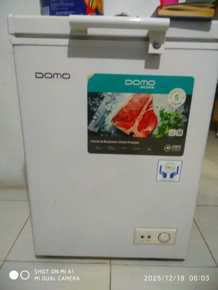 Jual freezer masih mulus bagus