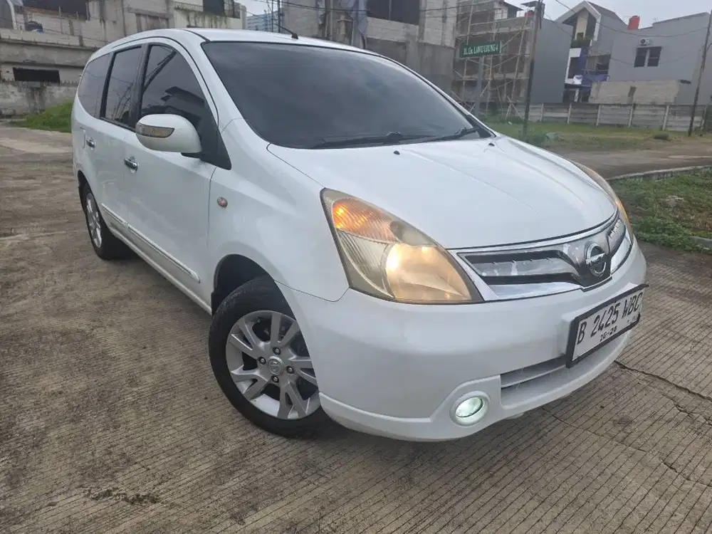 Grand Livina XV Ultimate 2011 Matic Putih B Tangerang