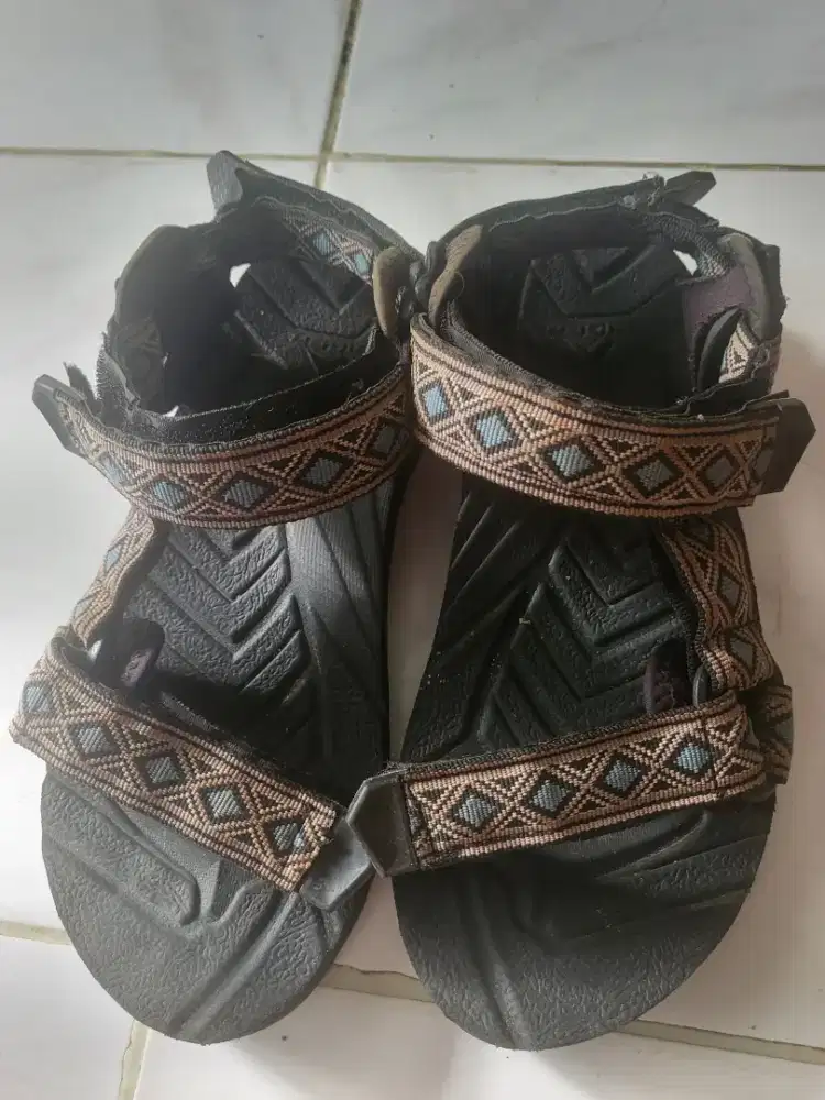 Jual sepatu gunung eiger