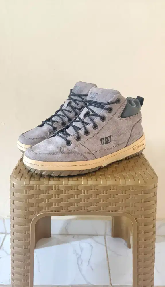 Sepatu caterpillar original size 40