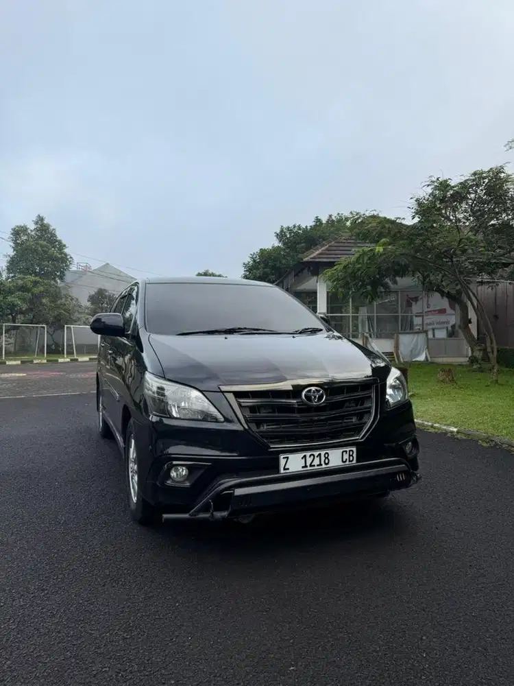 Kijang Innova V Diesel Matic 2014