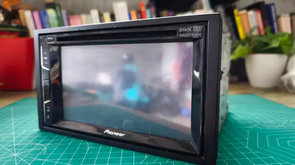 head unit mobil original Pioneer AVH-Z1050DVD