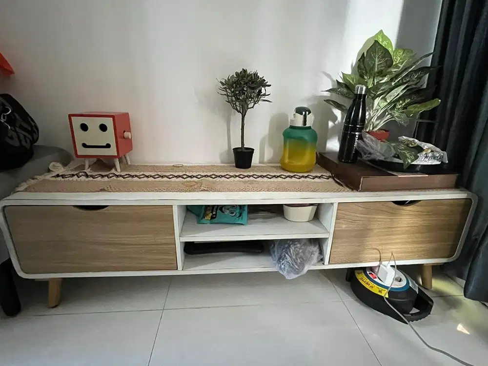 Cabinet Rak TV Merek The Olive House