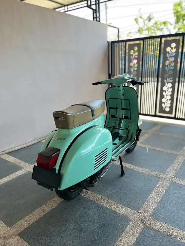 Jual vespa sprint 75