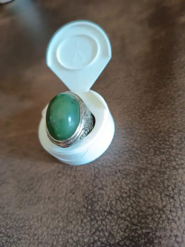 Batu akik hijau lumut