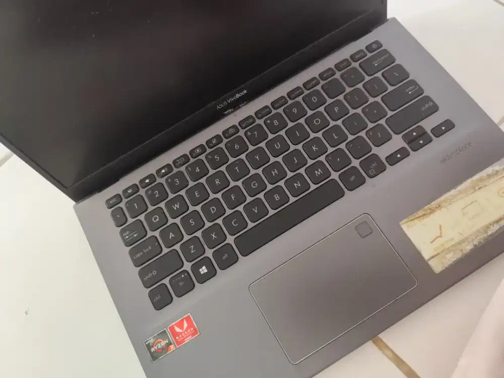 Asus VivoBook 14 ryzen 3