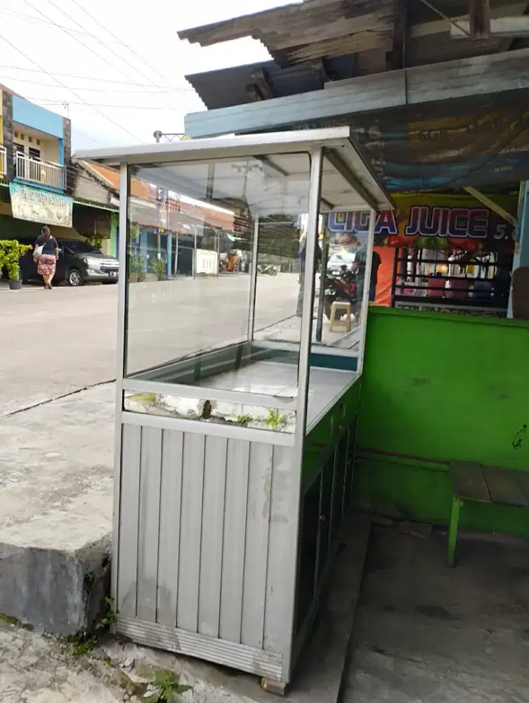 Dijual Etalase Kaca Siap Pakai Untuk Usaha