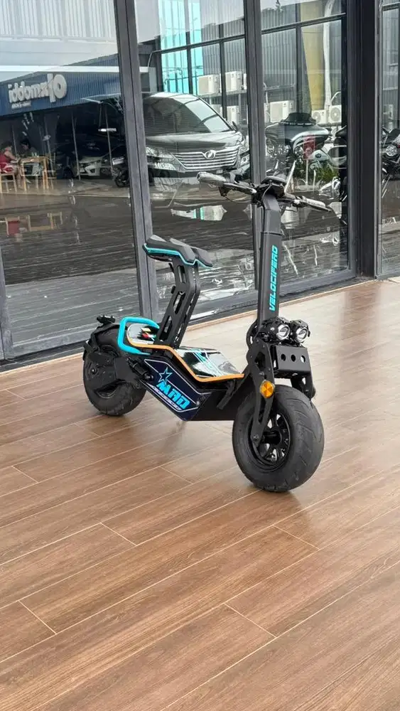 Dijual Scooter Matic velocifero Mad