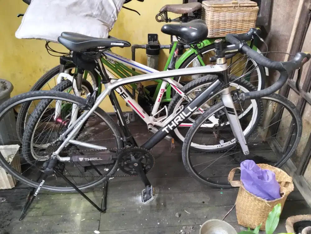 sepeda road bike THRILL