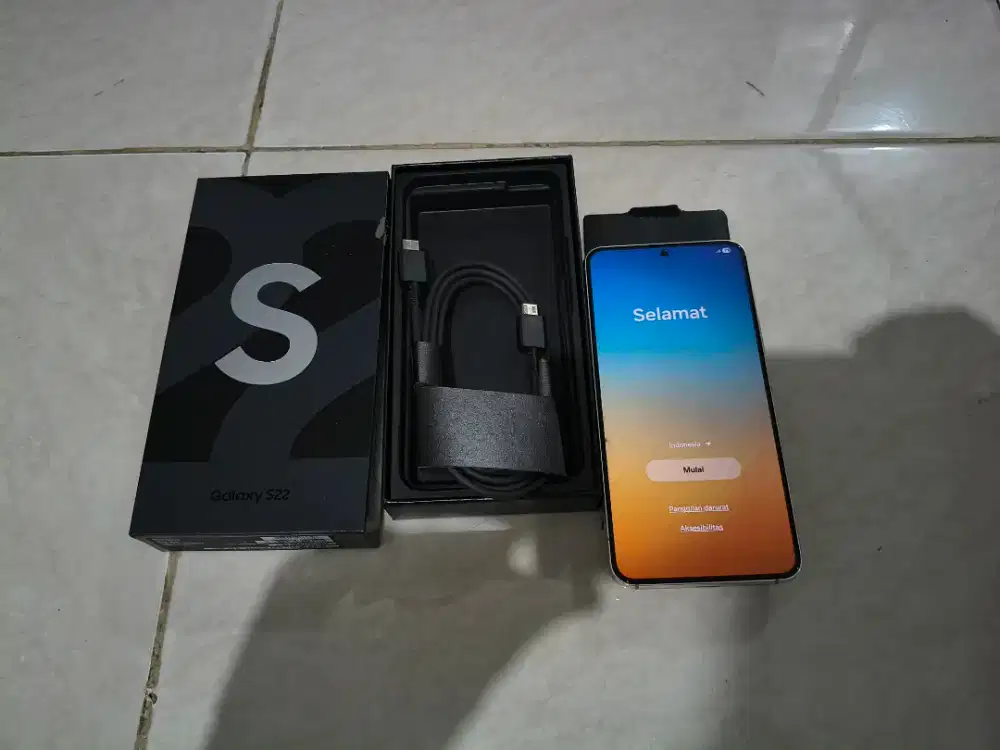 Samsung S22 5G 8/256 bekas