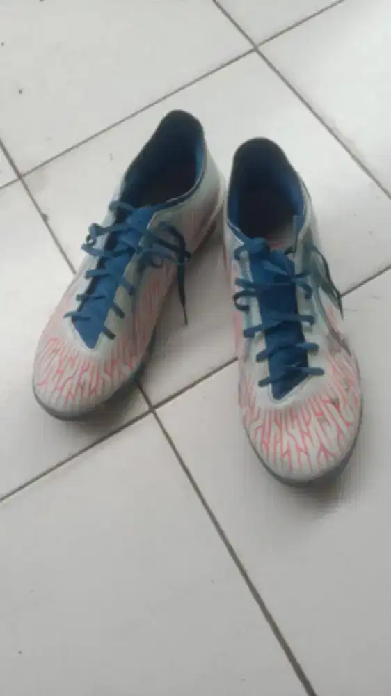 Sepatu futsal SPECS sz41