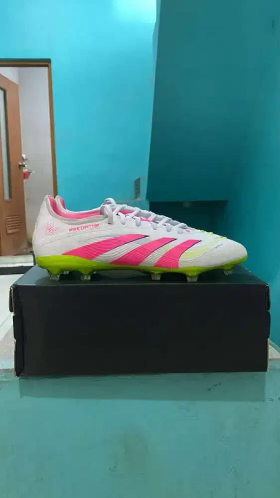 Sepatu bola adidas predator tier pro size 43 1/3 sekali pake sintetis
