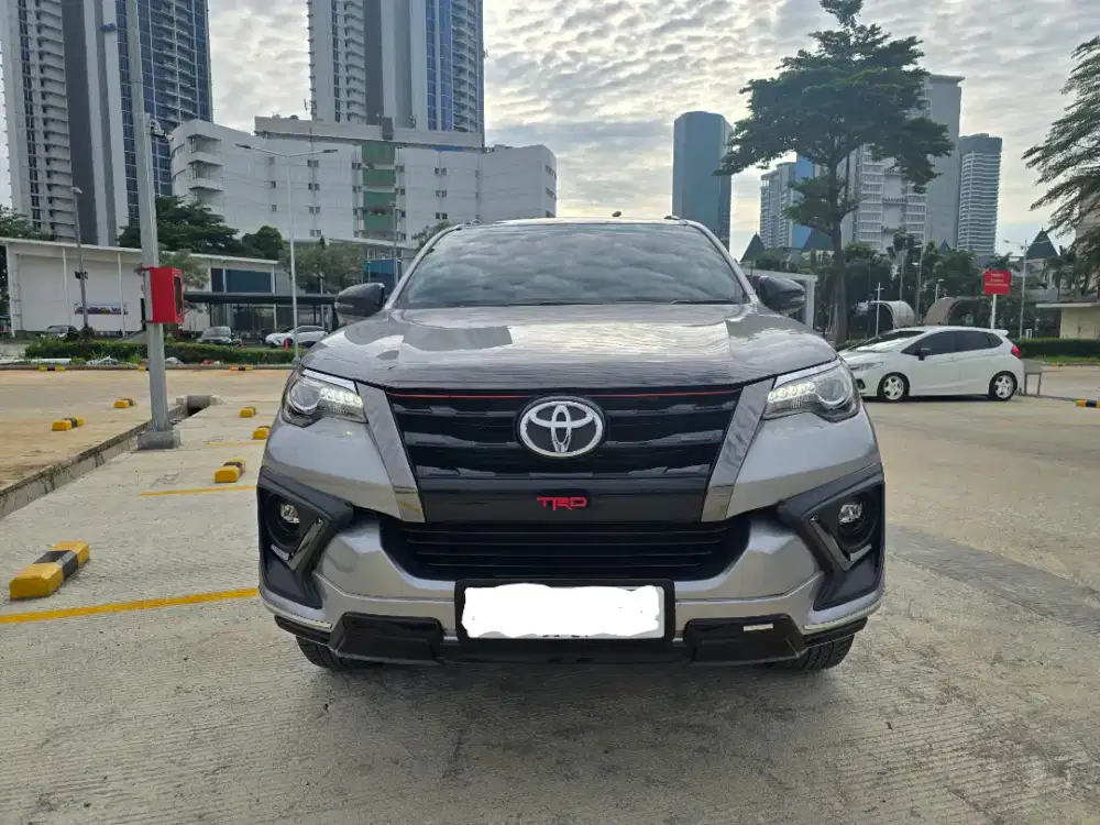 Toyota Fortuner TRD Sport Kick Sensor 2,4 cc Matic