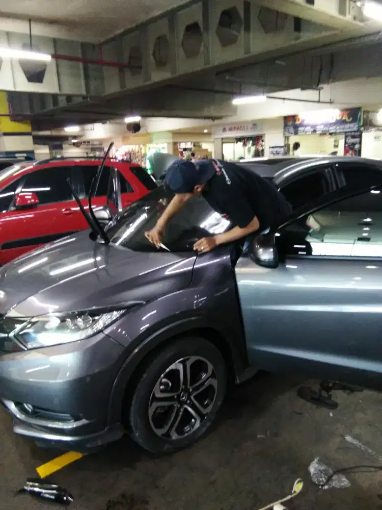 Kaca film mobil dan gedung