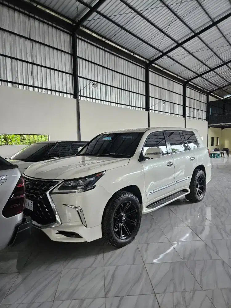 Lexus LX570 2015