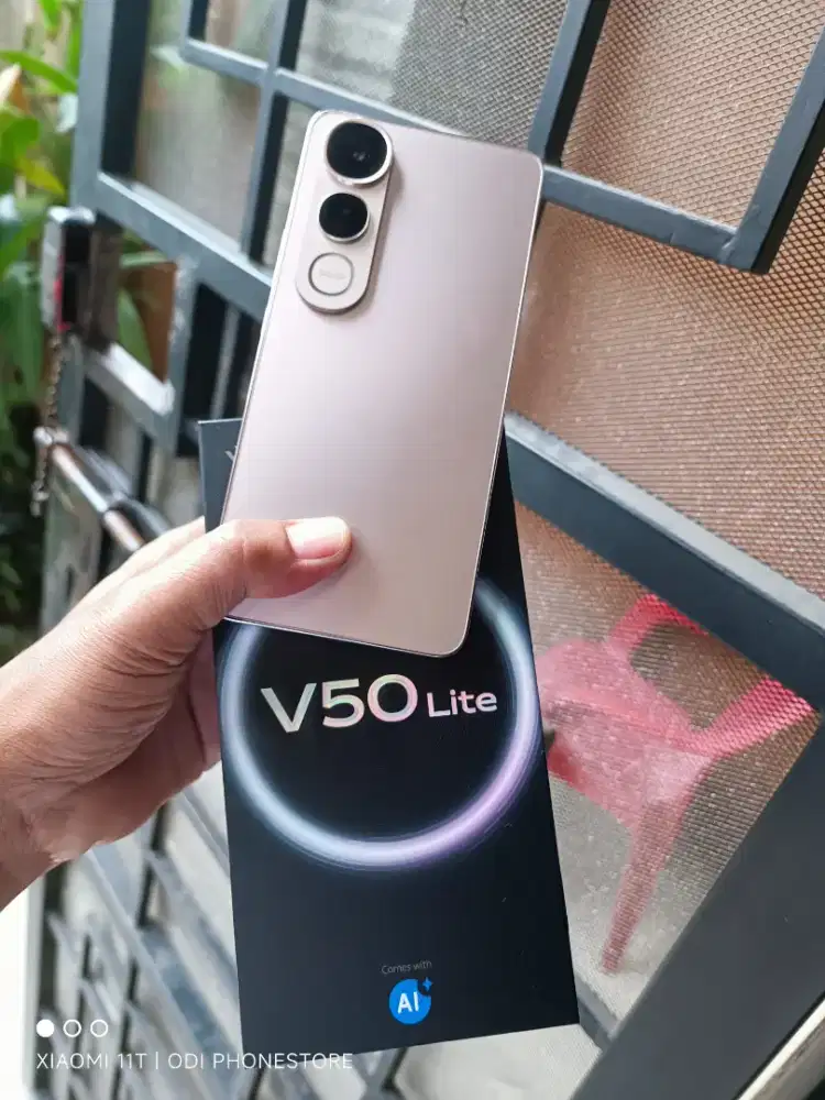 Vivo v50 lite 4g 8/256 mulus seperti baru dan lengkap semua aslinya