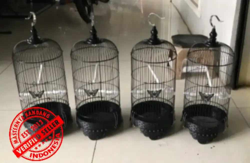 DIJUAL BORONGAN 5 SANGKAR BURUNG KECIL MERK BOOM WARNA HITAM