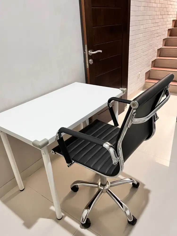 Dijual Kursi kerja (merk Donati) dan Meja Kerja (custom)