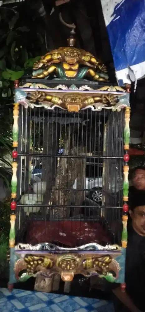 Kandang ukir motif leyak