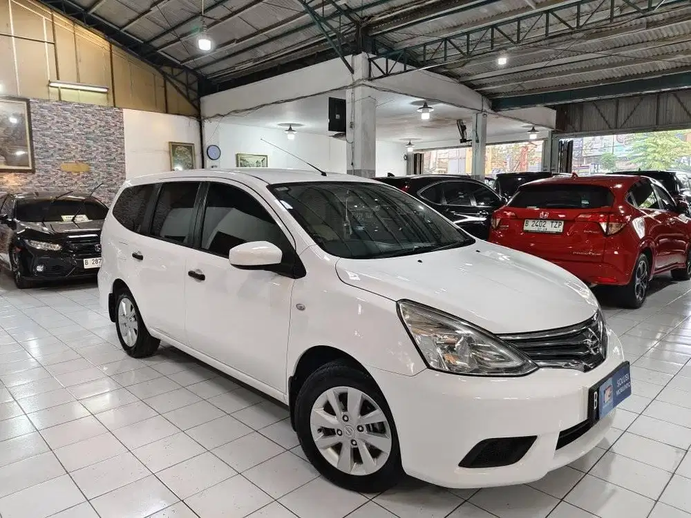 Nissan GRAND LIVINA SV 1.5 Bensin AT 2015 Putih