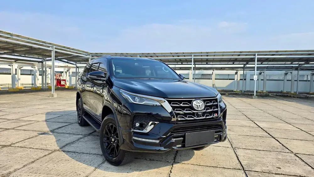 [KM 6 RIBU]TOYOTA FORTUNER VRZ GR 2.8 HITAM AT 2024 ANTIK