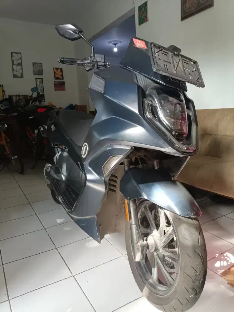 Alva One Tahun 2022 Hitam